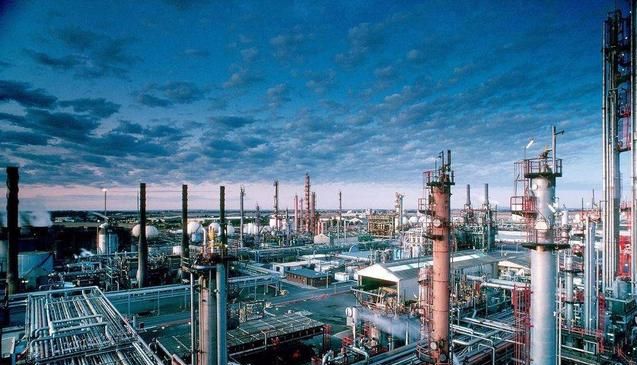 有些人認為大連市一半的GDP靠大連石化在撐著?對此你怎么看?